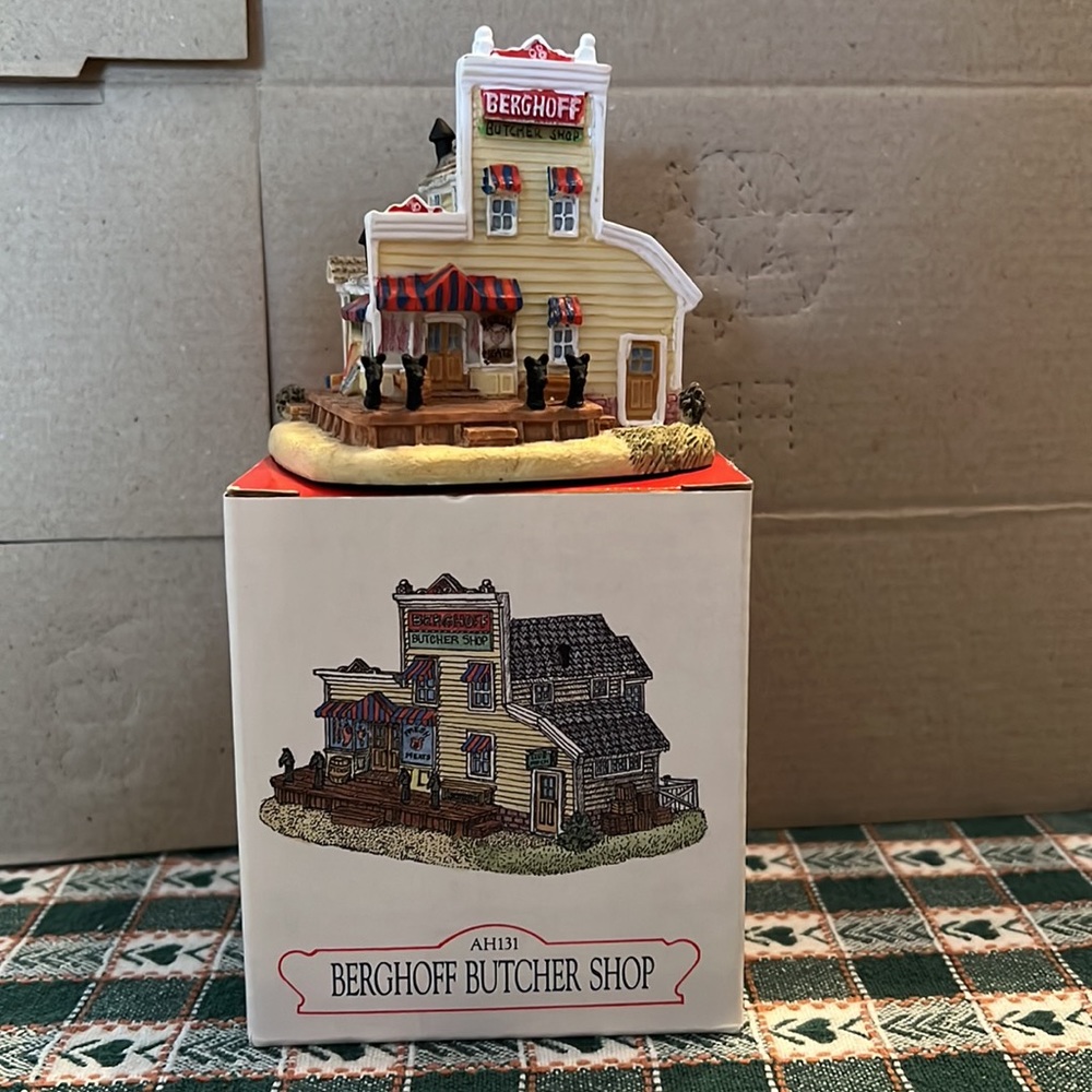 NWT Liberty Falls Collection Village lot 3 - Picture 2 of 6